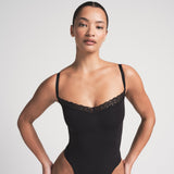 SEAMLESS SCULPT LACE THONG BODYSUIT | ONYX