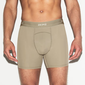 SKIMS SPORT MENS 5" BOXER BRIEF | DUNE