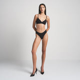 FITS EVERYBODY CROSSOVER BRALETTE | ONYX