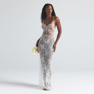 ULTRA FINE LACE LOW BACK LONG DRESS | MARBLE