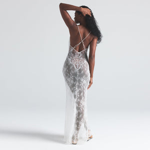 ULTRA FINE LACE LOW BACK LONG DRESS | MARBLE