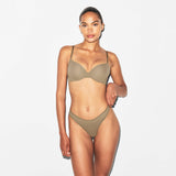 FITS EVERYBODY DIPPED FRONT THONG | TRUFFLE